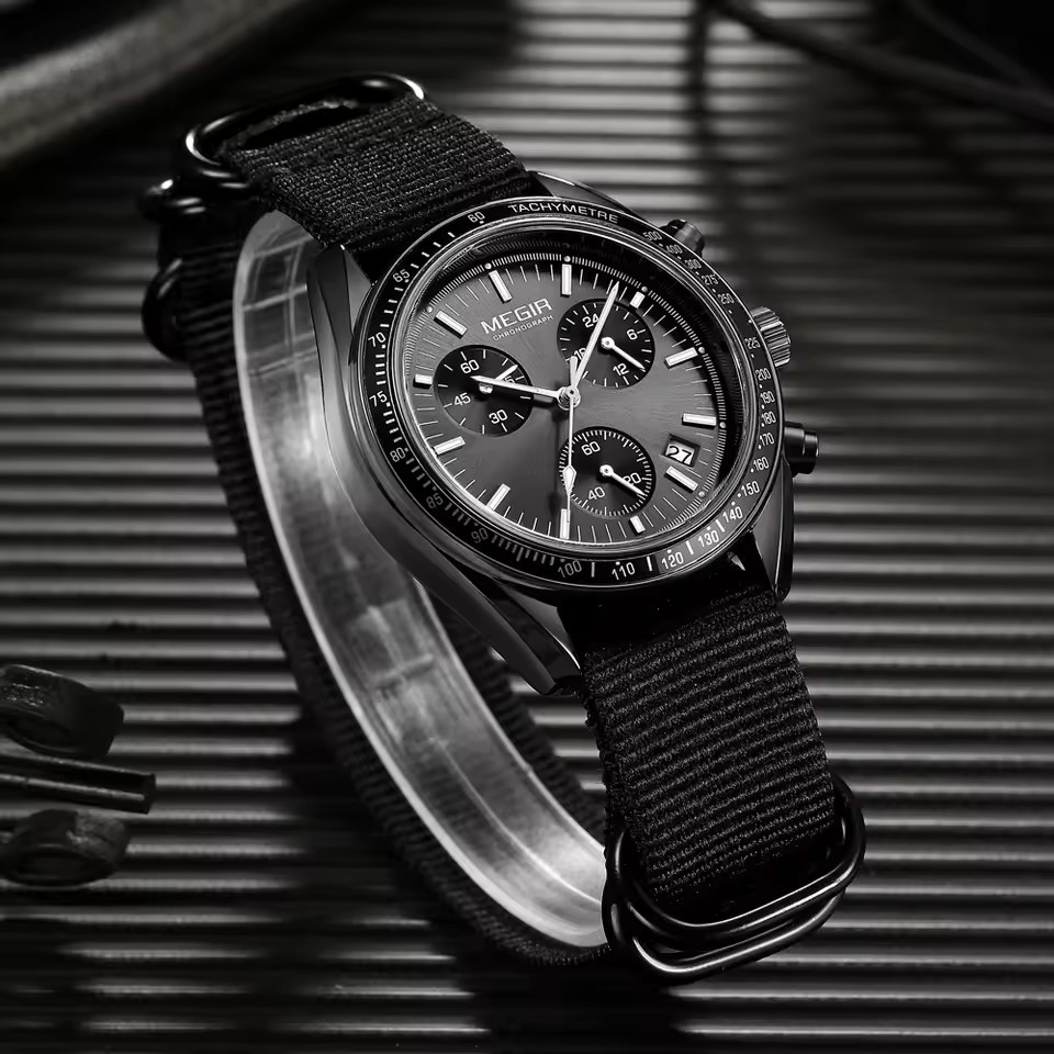MEGIR 2247 Men's Luxury Quartz - Canvas Strap Watch 评论和价格