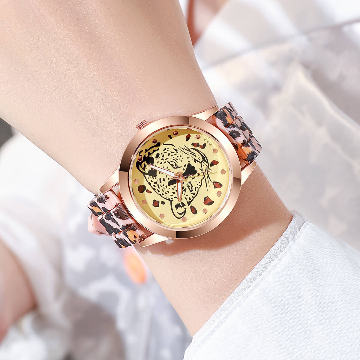 2PCS/Set Fashion Women Watches - Silicone Band Women 评论和价格