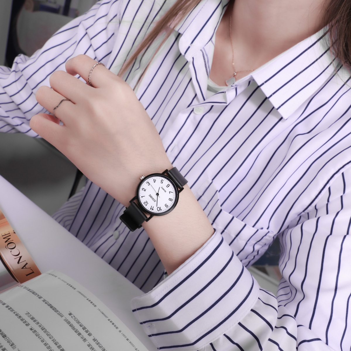 YIKAZE Women's Wristwatch Simp - Silicone Band Women 评论和价格