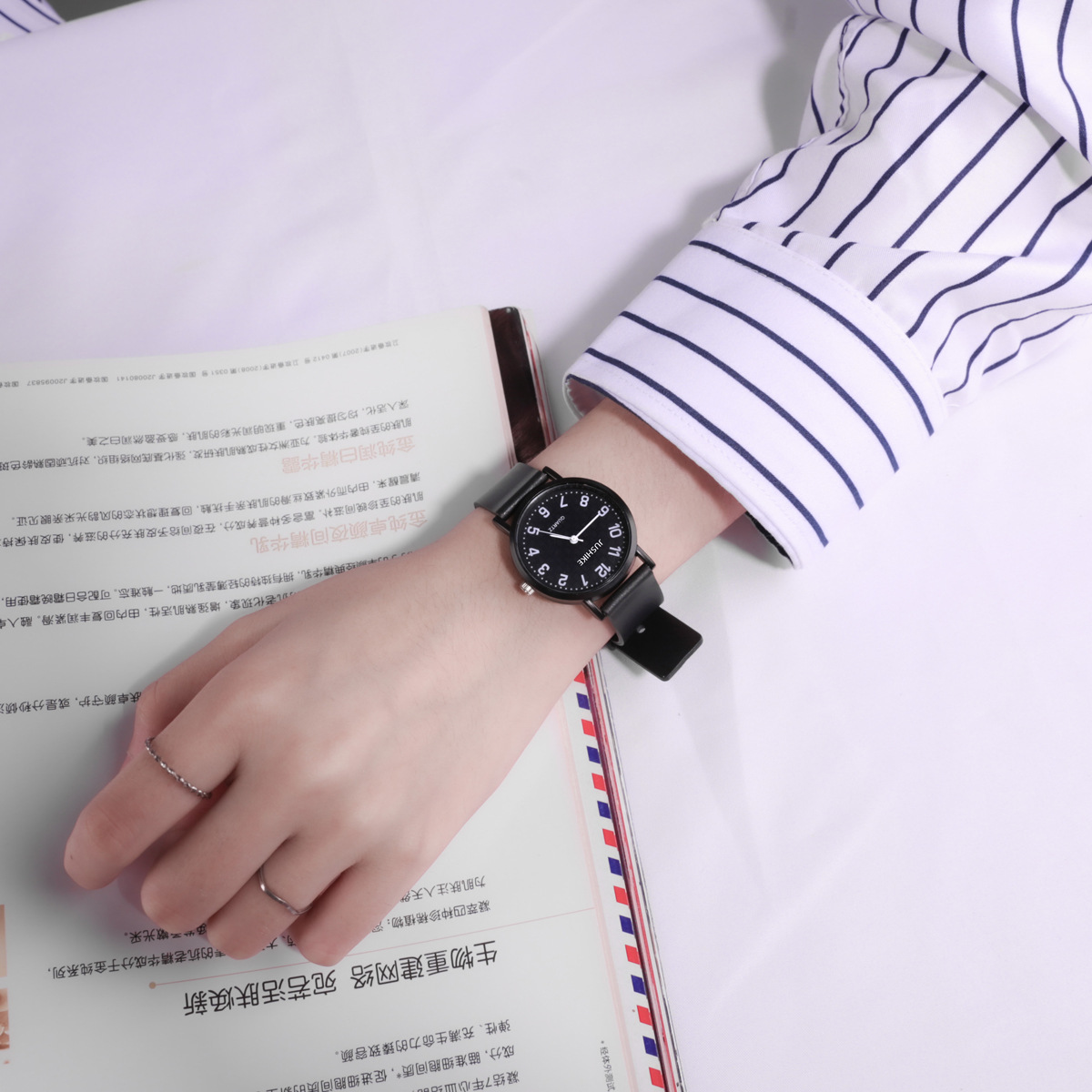 YIKAZE Women's Wristwatch Simp - Silicone Band Women 评论和价格